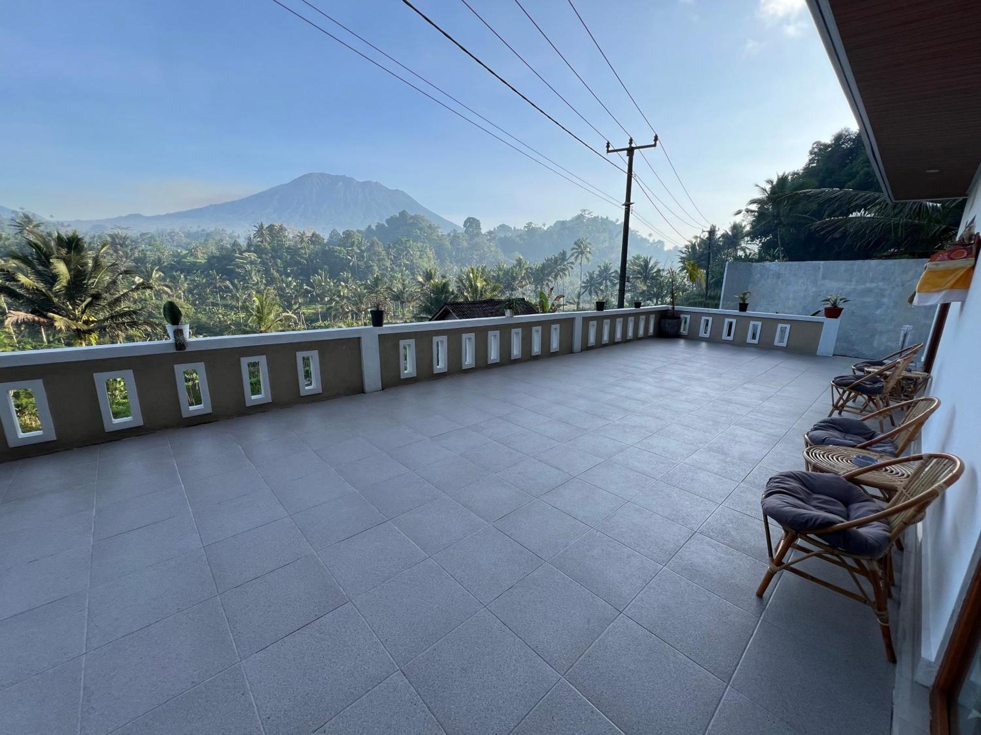 Bisbis House Iseh Village Selat Exterior foto